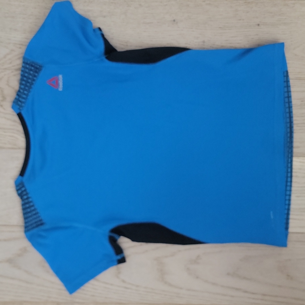 M Reebok t-shirt - Picture 2 of 3